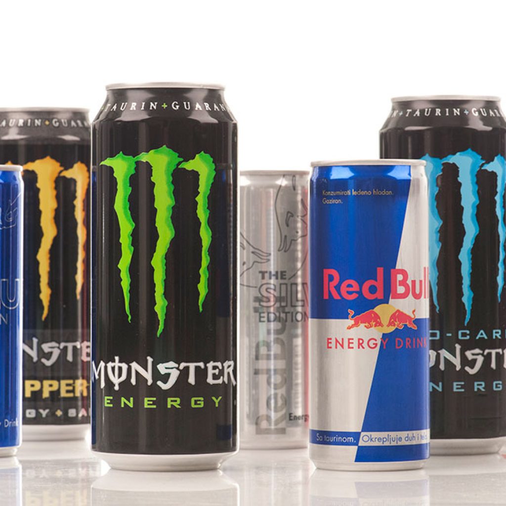 El efecto de las bebidas energéticas en las personas mayores.